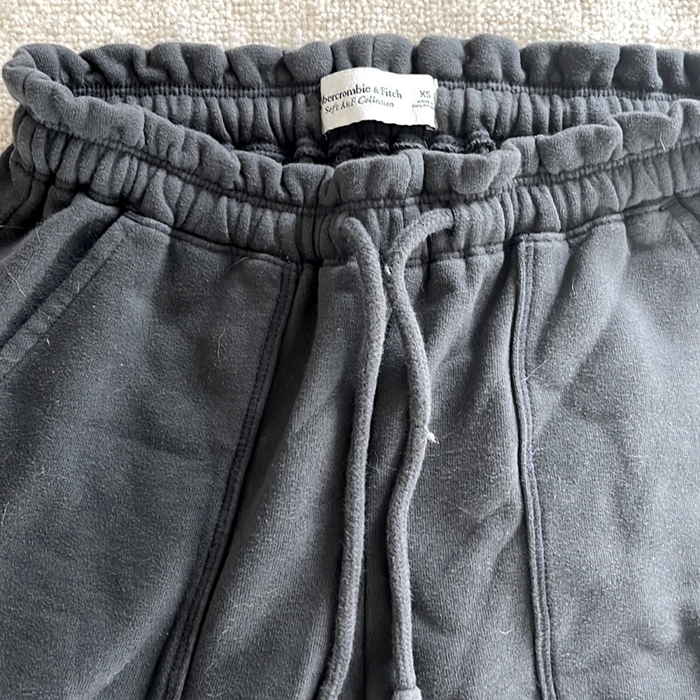 XS Abercrombie jogget pants